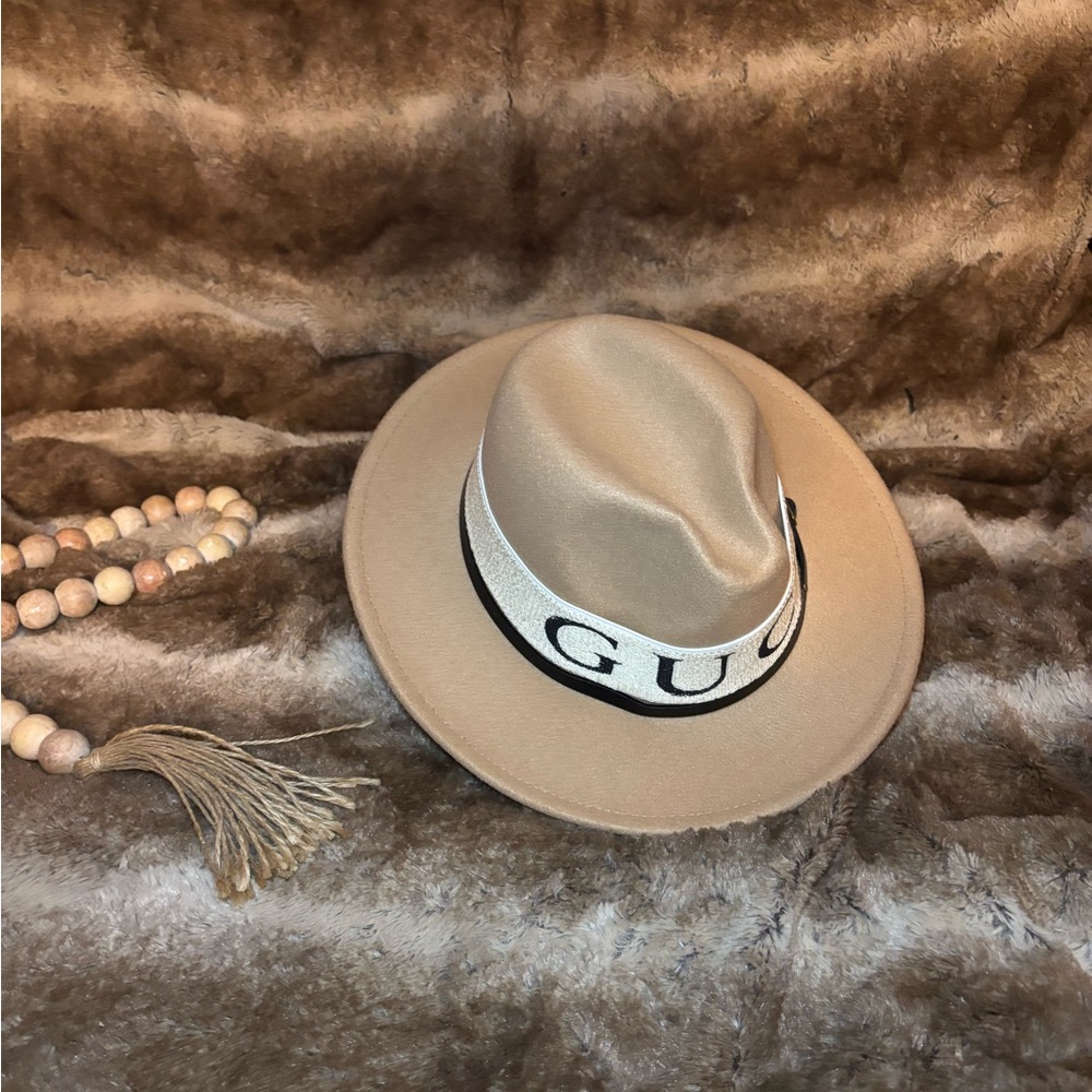 Beige Fedora with Gucci Logo Band - Picture 4 of 8